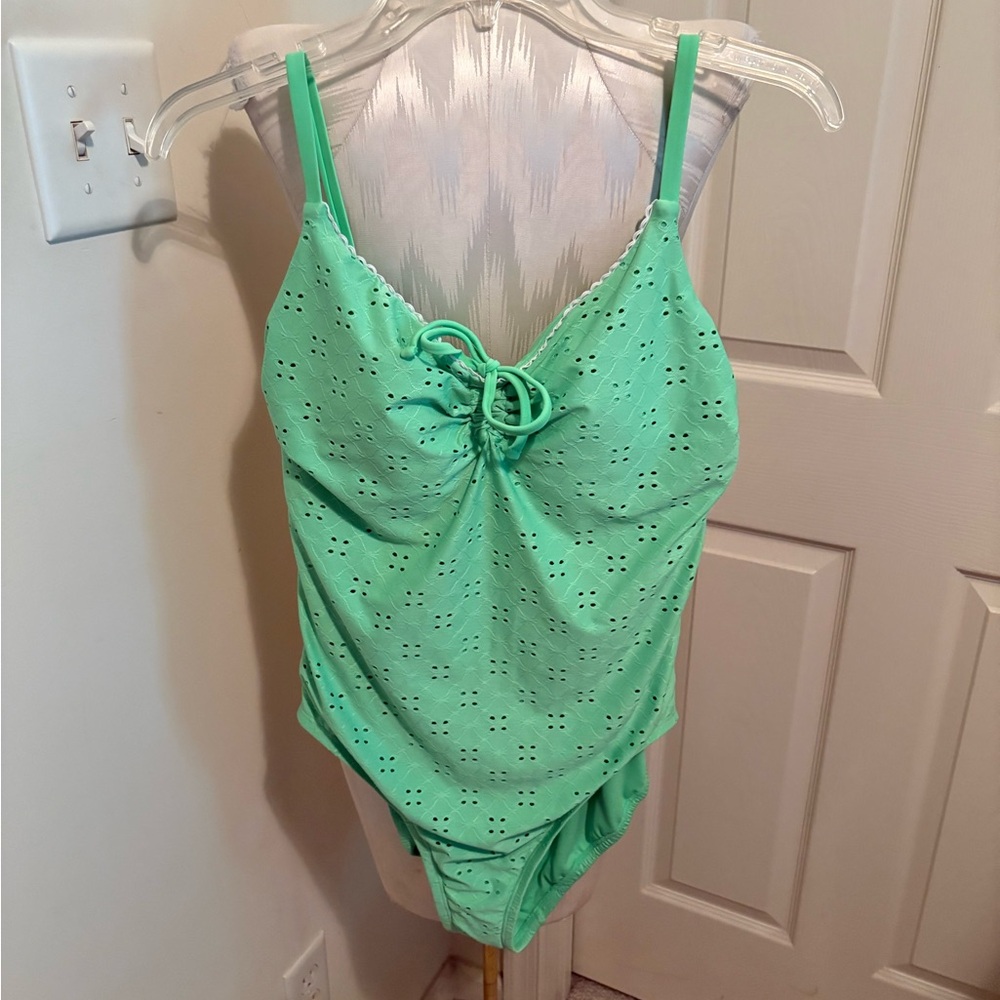 Time and Tru NWT Green Eyelet with lace trim Swimsuit size Large (12-14)